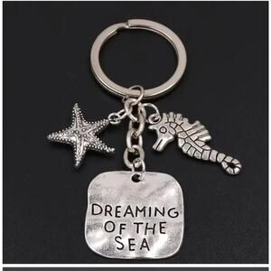 Dreaming of the Sea Keychain‎ Charms with Seahorse and Starfish Accents